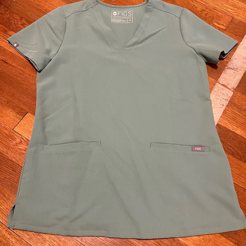 Figs Women’s Jade V-Neck Scrub Top